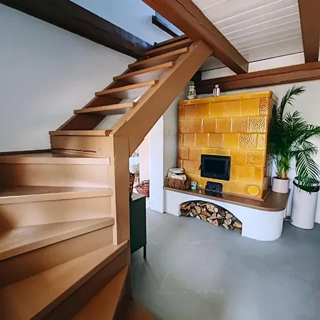 Estate By The Creek Chalet