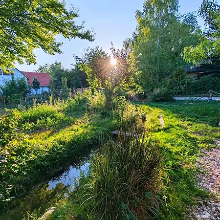 Estate By The Creek Vaszoly