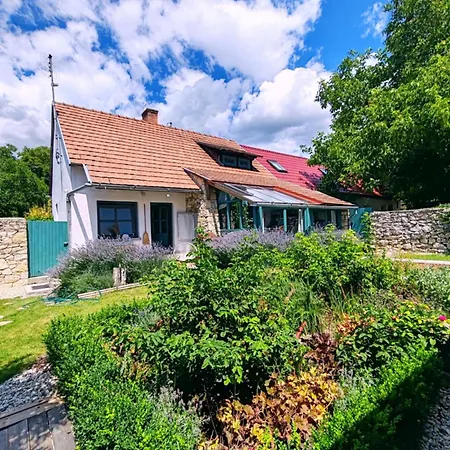 Estate By The Creek *