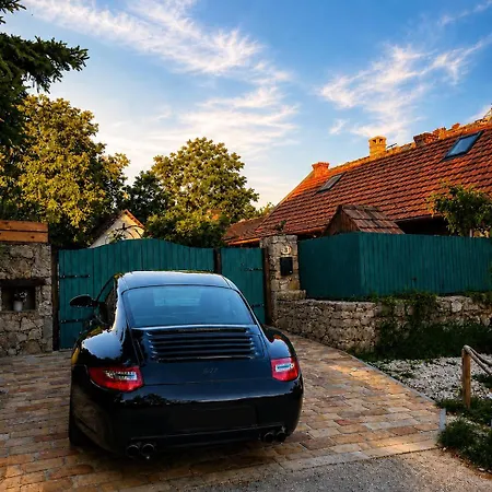 Chalet Estate By The Creek