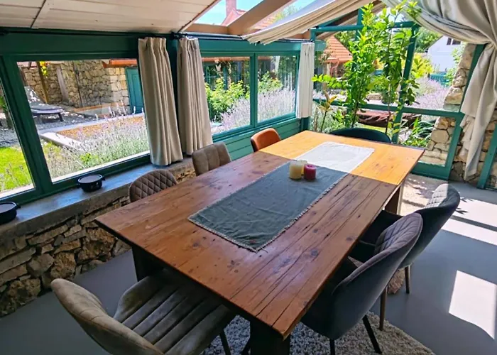 By The Creek * Vászoly