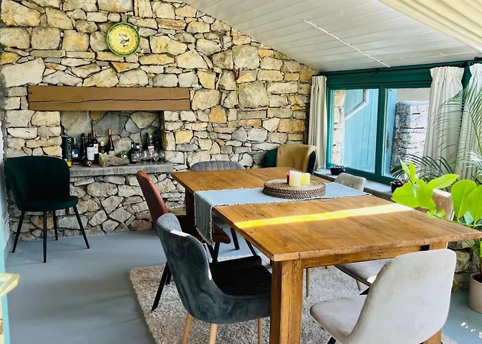 By The Creek * Vászoly