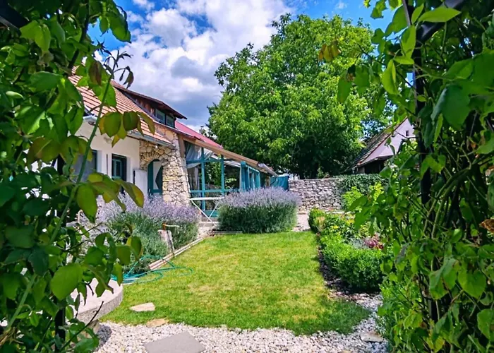 By The Creek * Vászoly