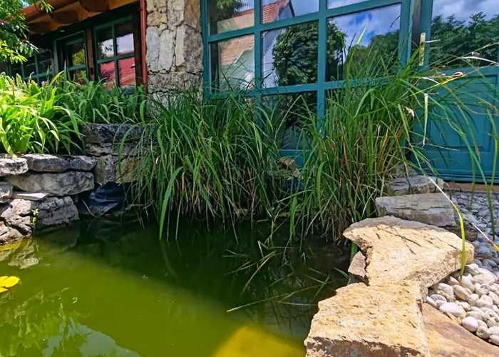 By The Creek Vászoly