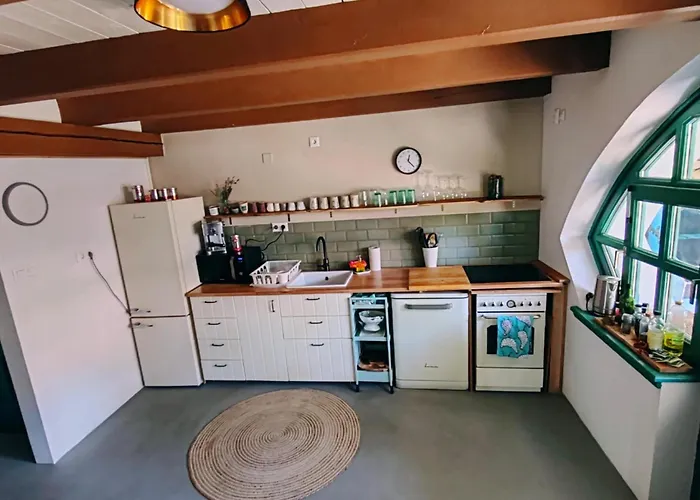 By The Creek * Vászoly