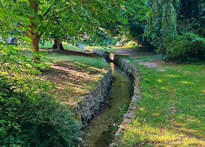 シャレー By The Creek