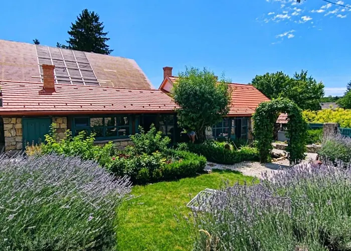 Chalet By The Creek