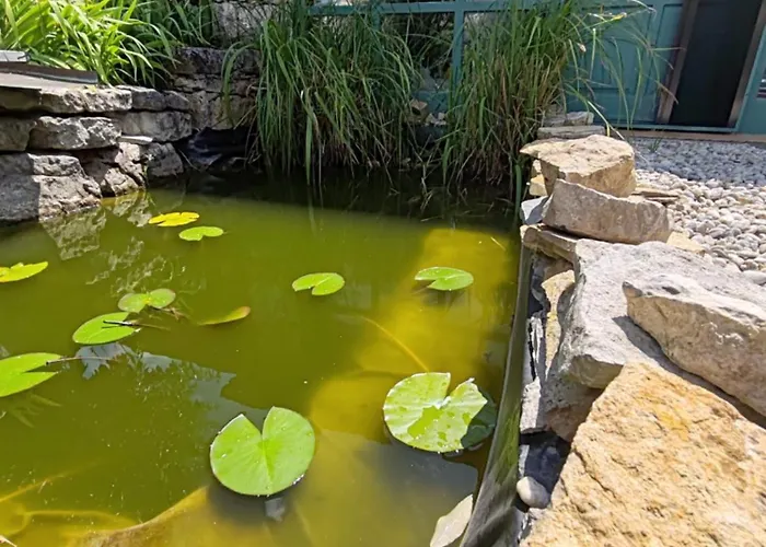 By The Creek シャレー