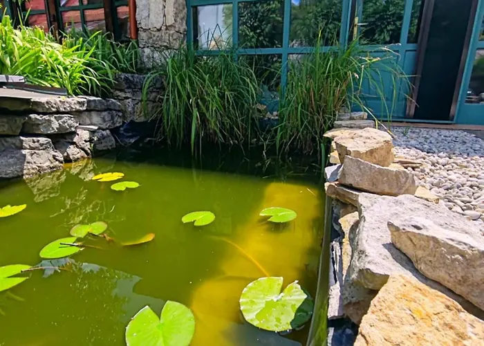 By The Creek シャレー *