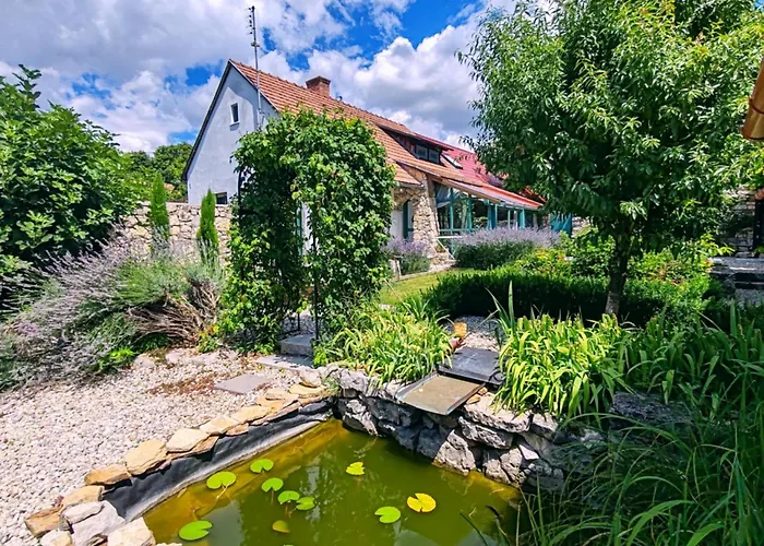 Chalet By The Creek