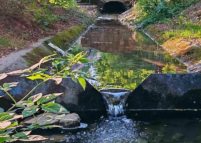 By The Creek シャレー